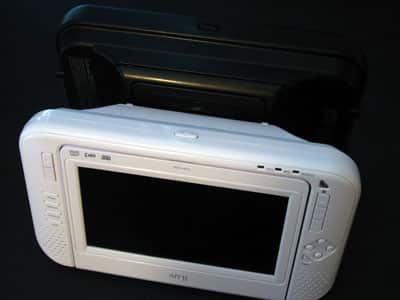 리뷰: iLuv i1055 / Zeon Z1055 7인치 포터블 태블릿 스타일 DVD 플레이어 for iPod with video