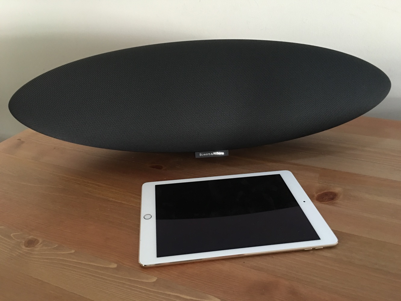 レビュー: Bowers & Wilkins Zeppelin ワイヤレススピーカー