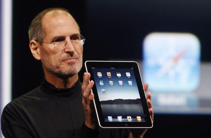 Steve Jobs che svela l'iPad