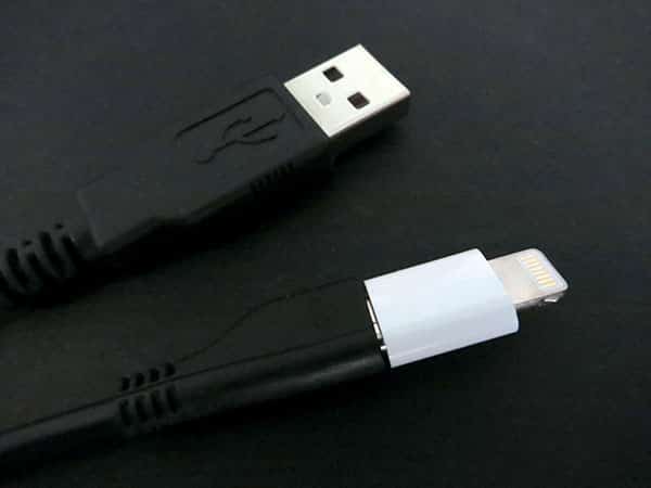 Primeira Impressão: Adaptador Apple Lightning para Micro USB