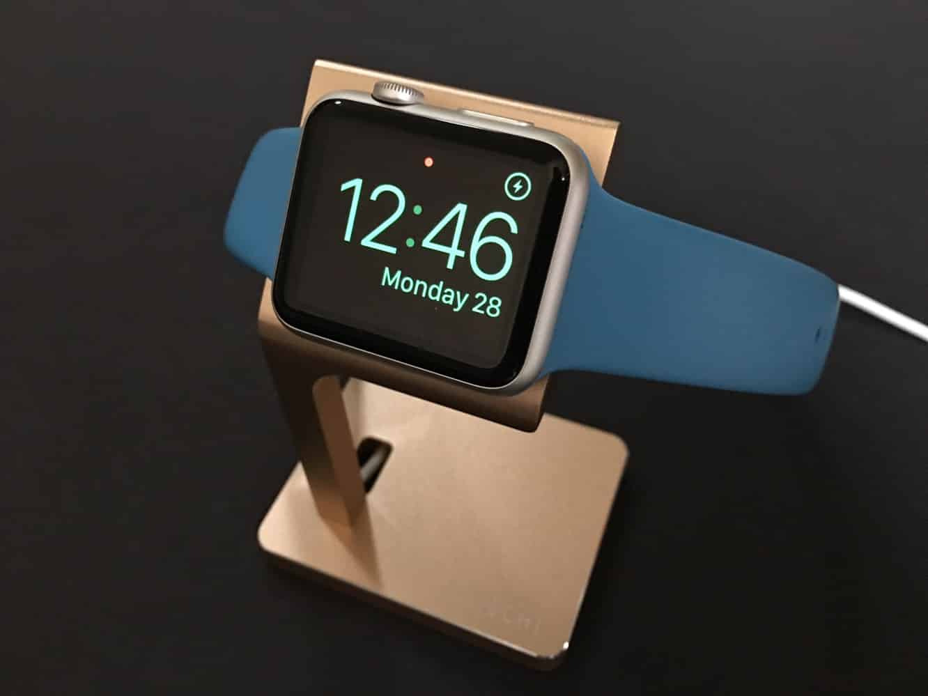 Recensione: Satechi Aluminum Mobile Dock + Supporto per Orologio in Alluminio