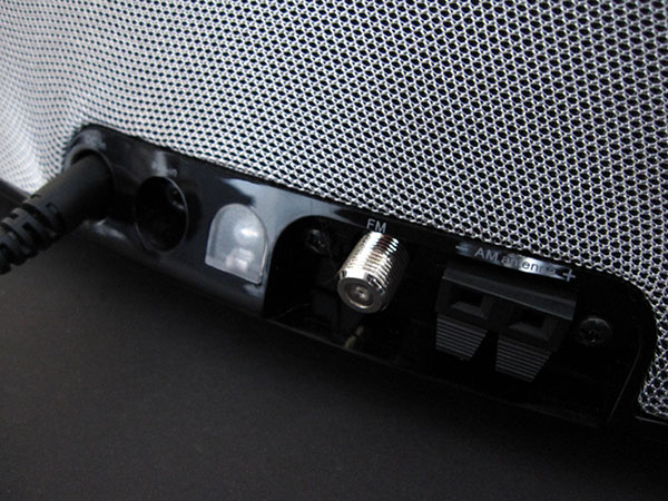 Обзор: JBL On Time 400iHD HD/AM/FM док-станция для iPod