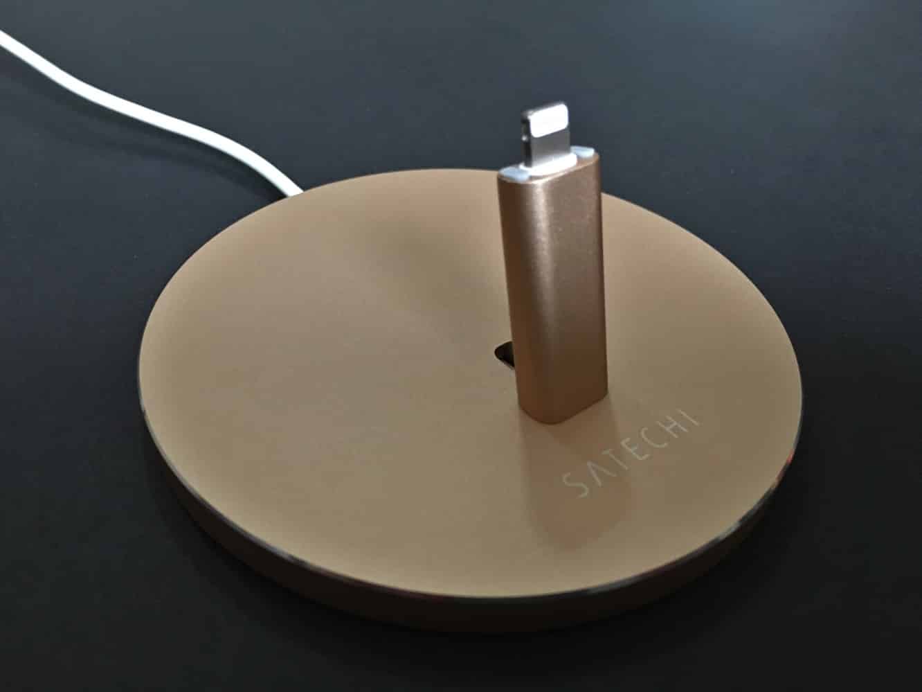 Recensione: Satechi Aluminum Mobile Dock + Supporto per Orologio in Alluminio