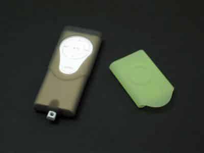 ファーストルック:PocketParty V2、Auralイヤフォン、Appleリモコン、nano、5G用ケース