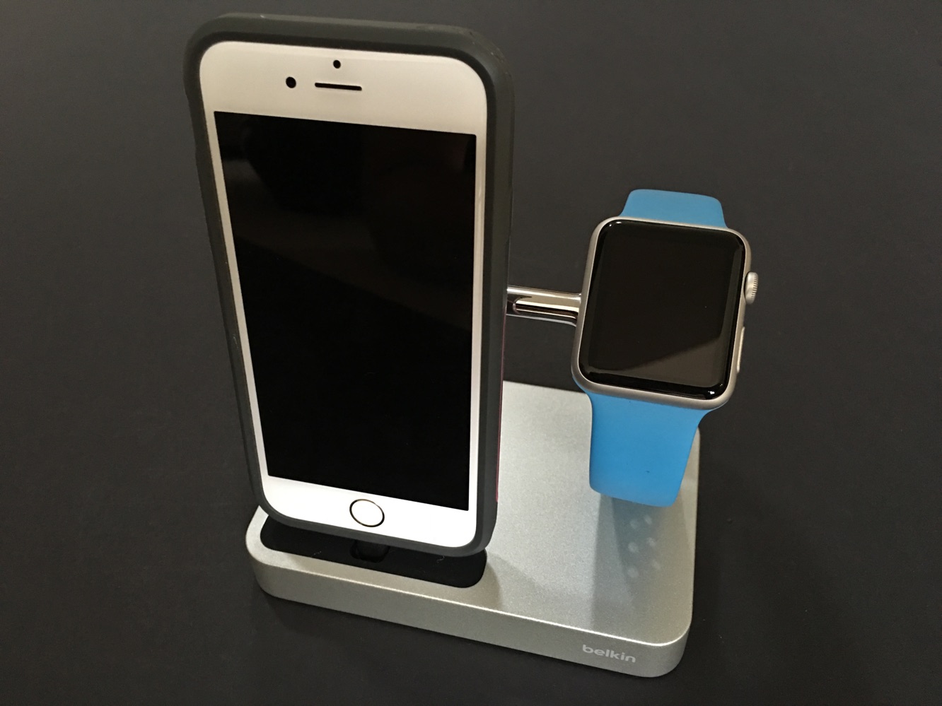 Recensione: Belkin Charge Dock per Apple Watch + iPhone