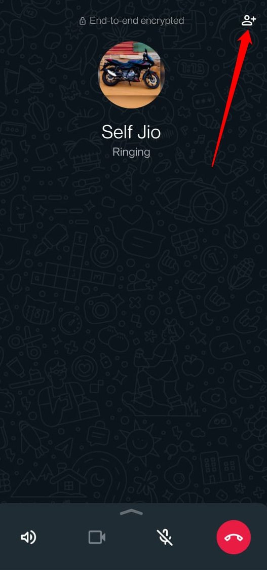 cómo agregar más contactos en una llamada de WhatsApp