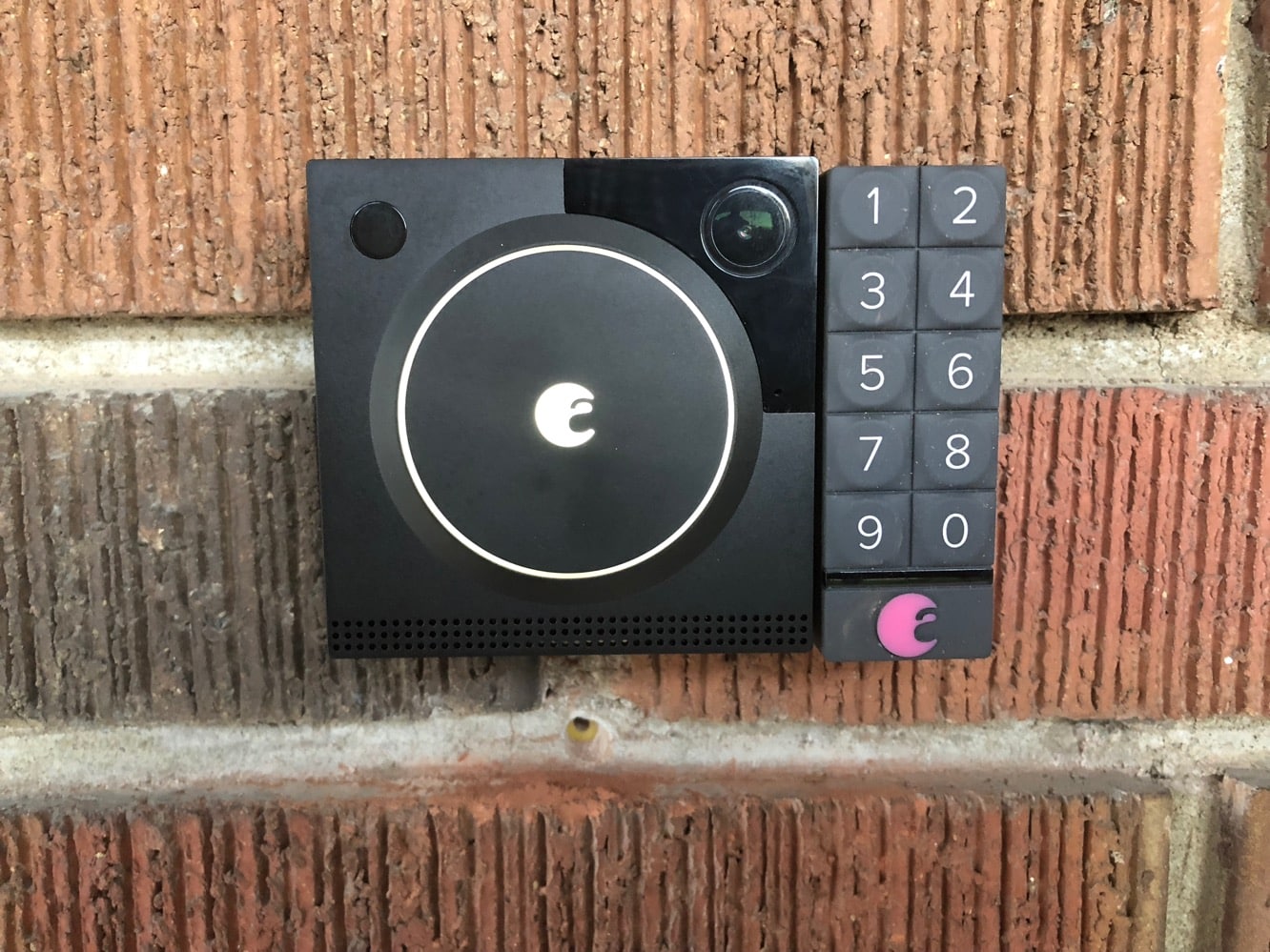 August inizia a offrire un piano di registrazione video gratuito di 24 ore per Doorbell Cam
