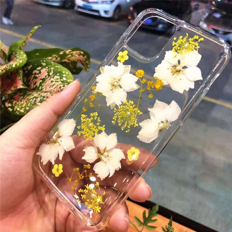 iPhone 11、iPhone 11 Pro、iPhone 11 Pro Max用本物のドライフラワークリアTPUケース