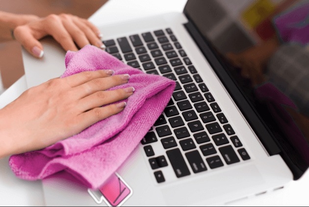 Очистите трекпад MacBook - трекпад MacBook не щелкает