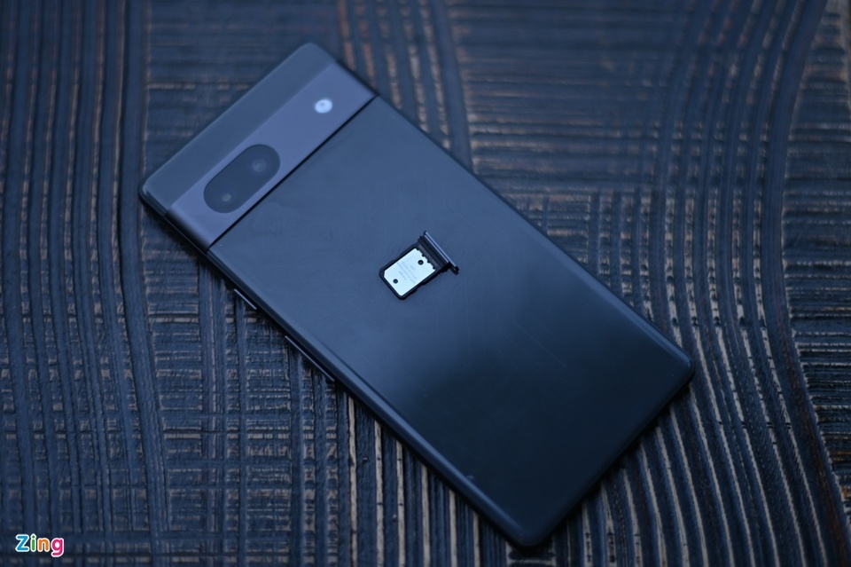 Pixel 7A retro