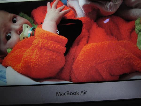 2010年のMacBook Air：画面品質 + プロの代わりになるのか？