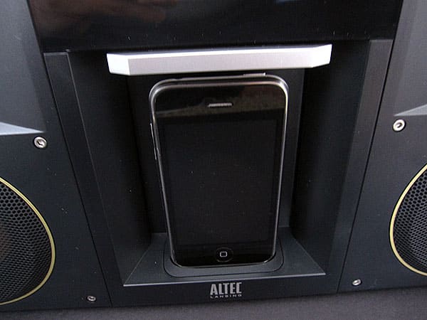 리뷰: Altec Lansing iMT800 Mix 디지털 붐박스 (iPhone 및 iPod용)