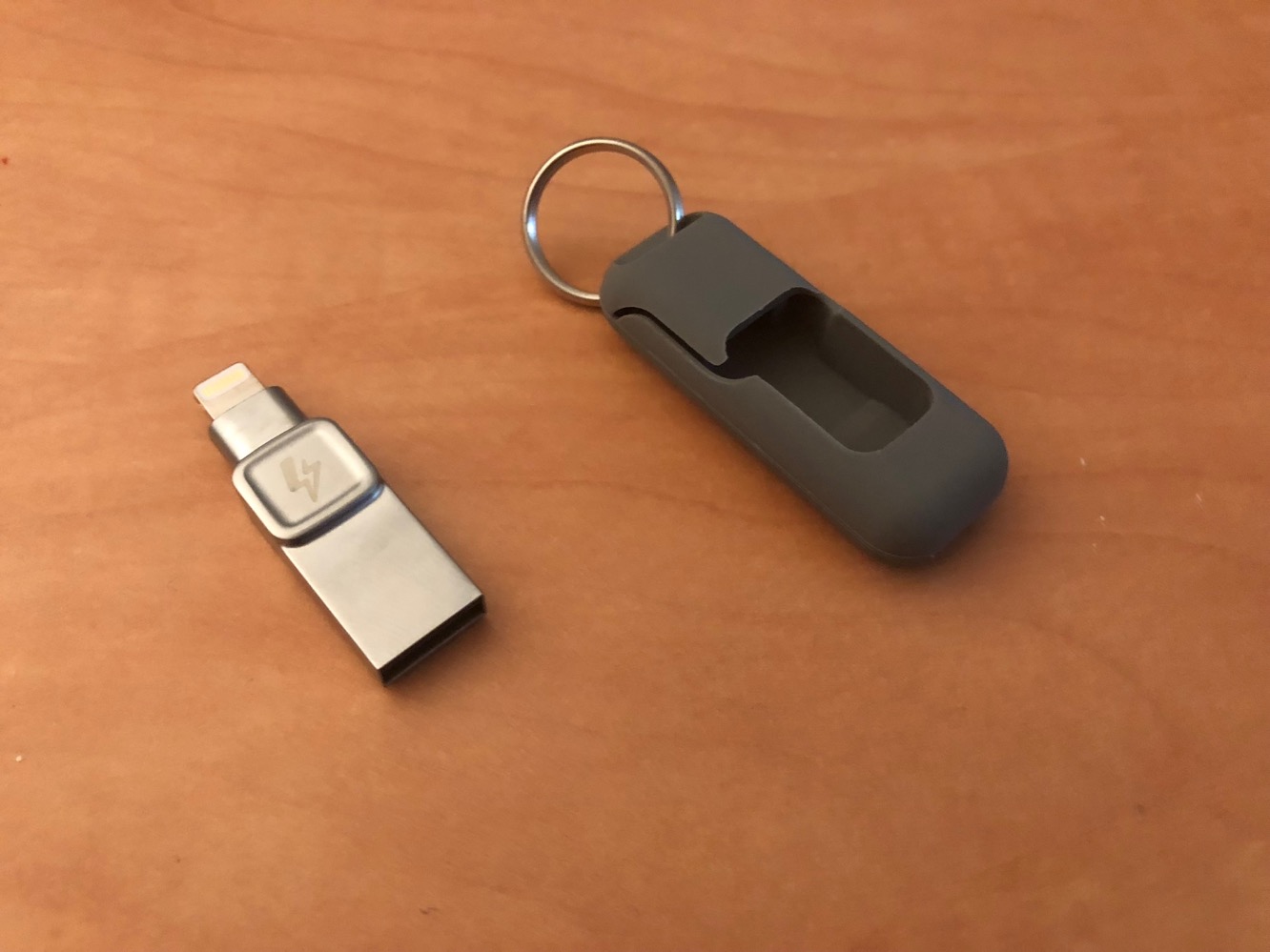 Critique : Kingson DataTraveler Bolt Duo Flash Drive pour iPhone
