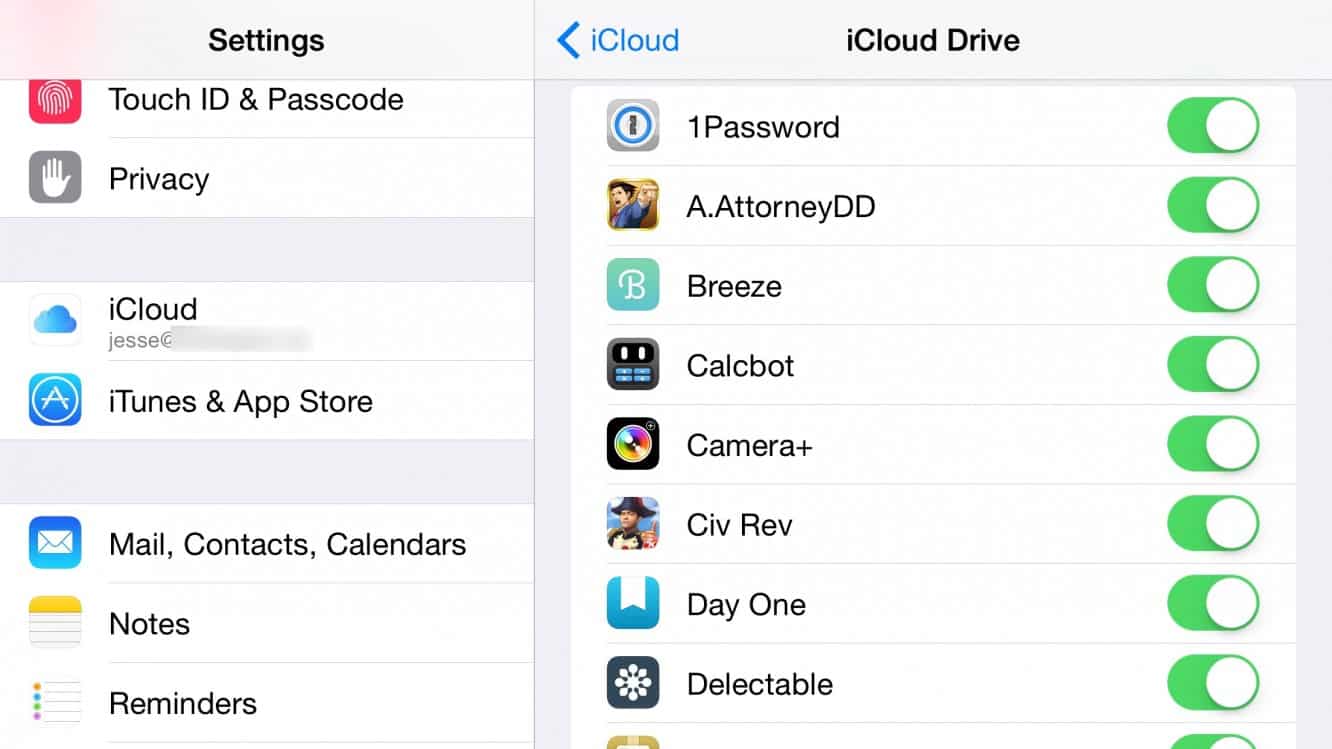 ¿Cómo comparto una biblioteca de fotos de iCloud dentro de una familia?