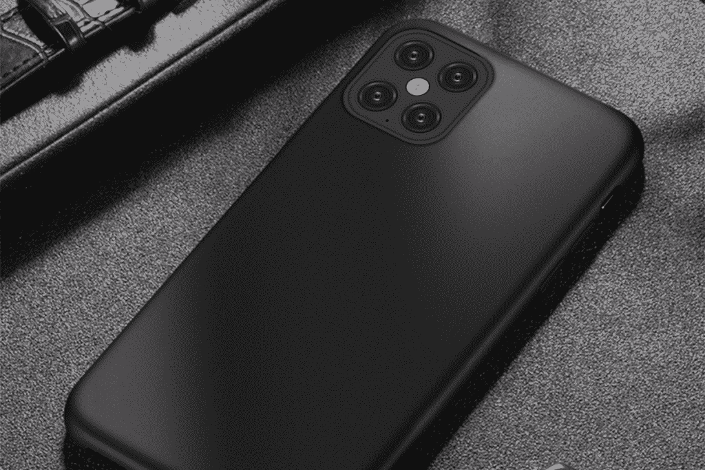 Чистый черный чехол для iPhone 12