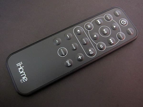 Recensione: iHome iP49 Studio Series Altoparlante Portatile Ricaricabile per iPhone + iPod