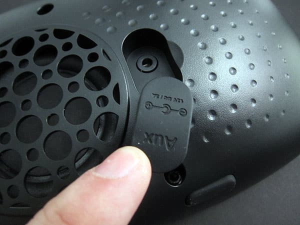 Обзор: Портативная колонка Logitech S715i