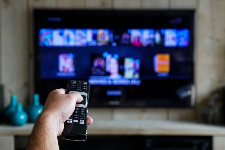 Télévision et télécommande