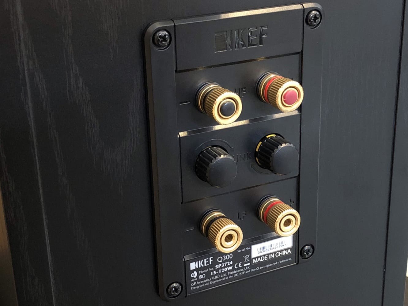 レビュー: KEF Q300 ブックシェルフスピーカー