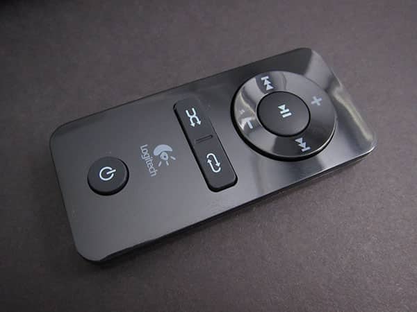 Обзор: Портативная колонка Logitech S715i