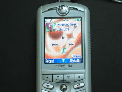 Critique : Téléphone mobile Motorola ROKR E1 iTunes