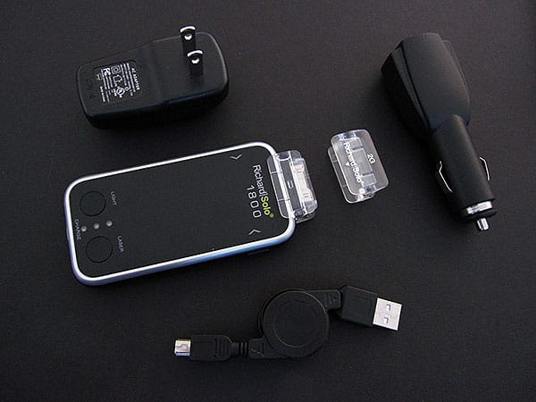 レビュー: RichardSolo 1800 スマートバックアップバッテリー(レーザーポインター&LEDフラッシュライト付き)