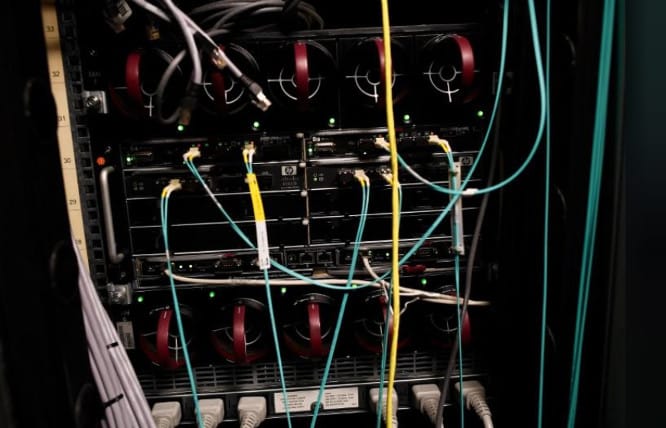 Apple migra chaves do iCloud para data center chinês enquanto a Europa também busca mais poder sobre os dados dos usuários