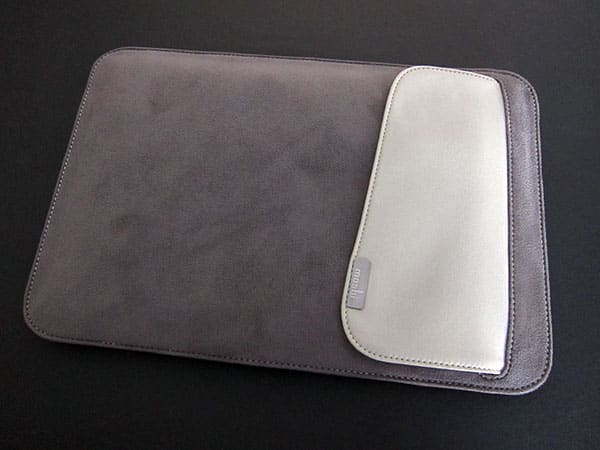 MacBook Air 11” Ottiene Moshi’s Muse + Speck’s SeeThru Satin