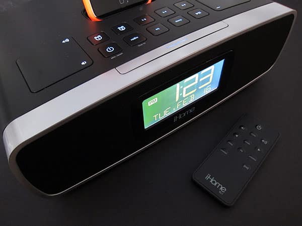 レビュー：iHome iP90 デュアルアラームクロックラジオ for iPod + iPhone