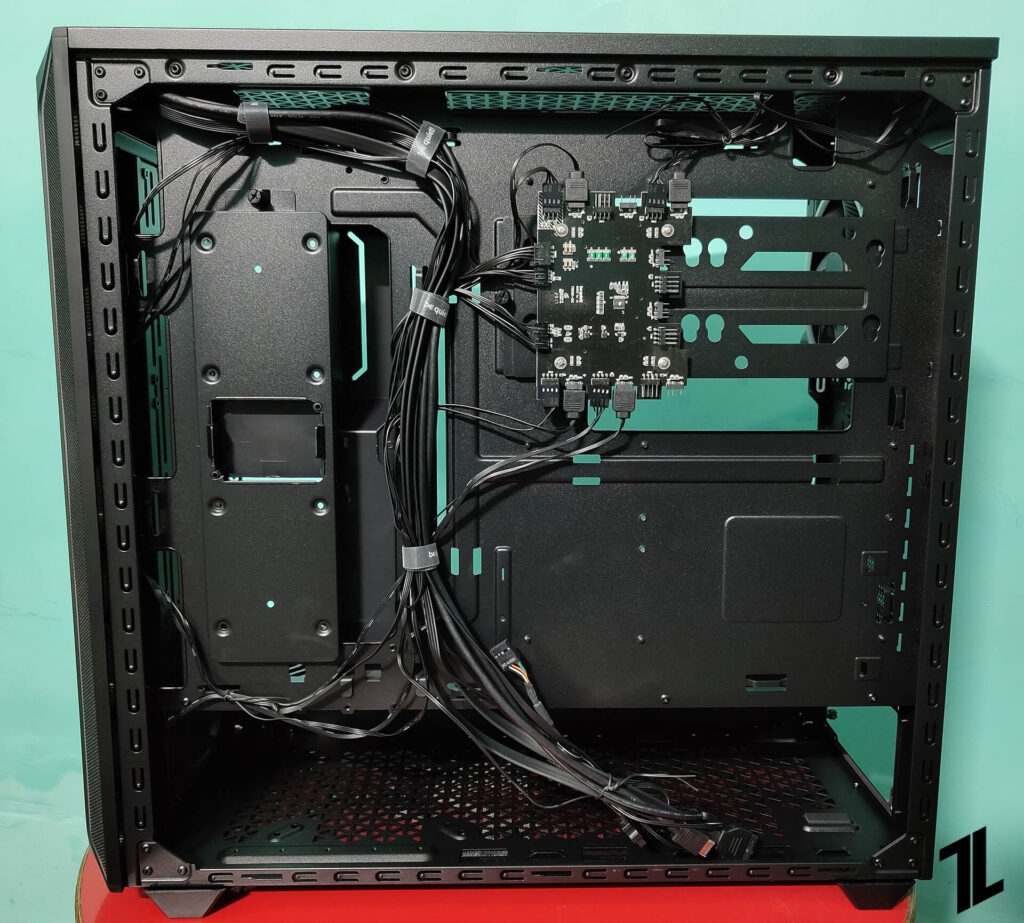 Shadow Base 800 FX Cable Management - Shadow Base 800 FX Review