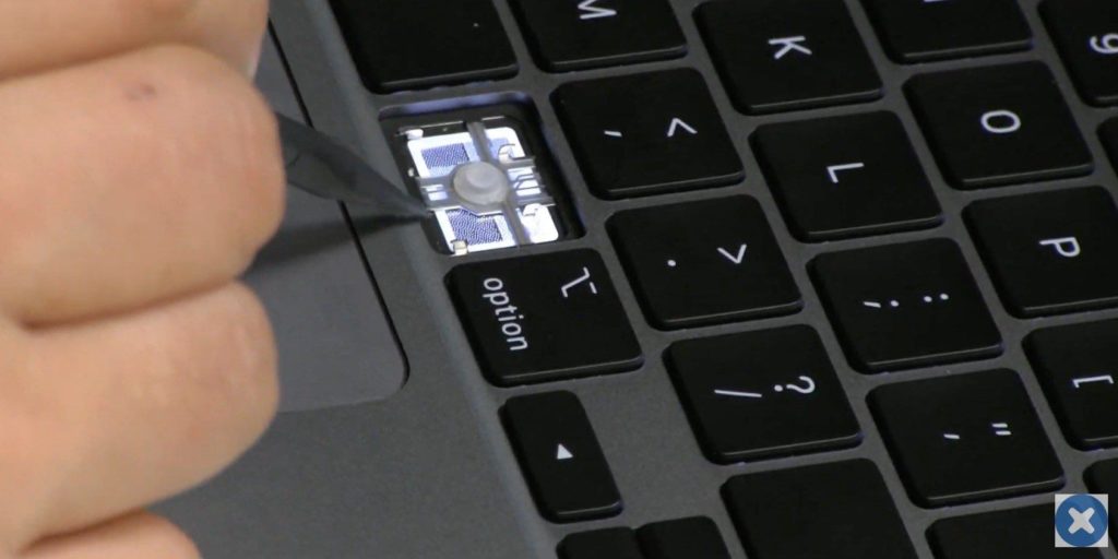 Nuovo MacBook Pro smontato sul sito iFixit