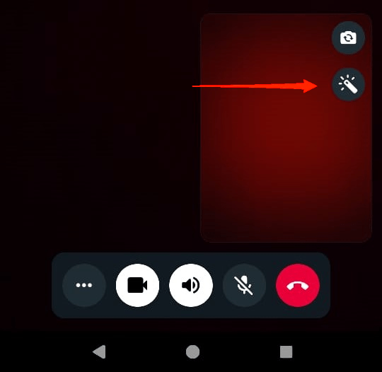 Una volta che sei nella videochiamata, tocca ovunque sullo schermo per far apparire le icone.