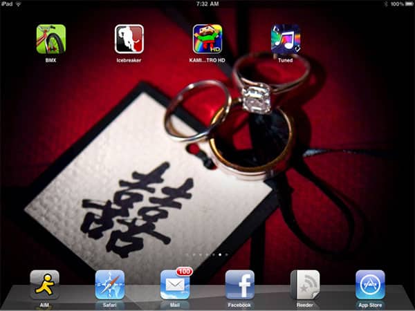 iPhone + iPad Gems: Icebreaker Hockey, Kami Retro HD, Touchgrind BMX + Tuned