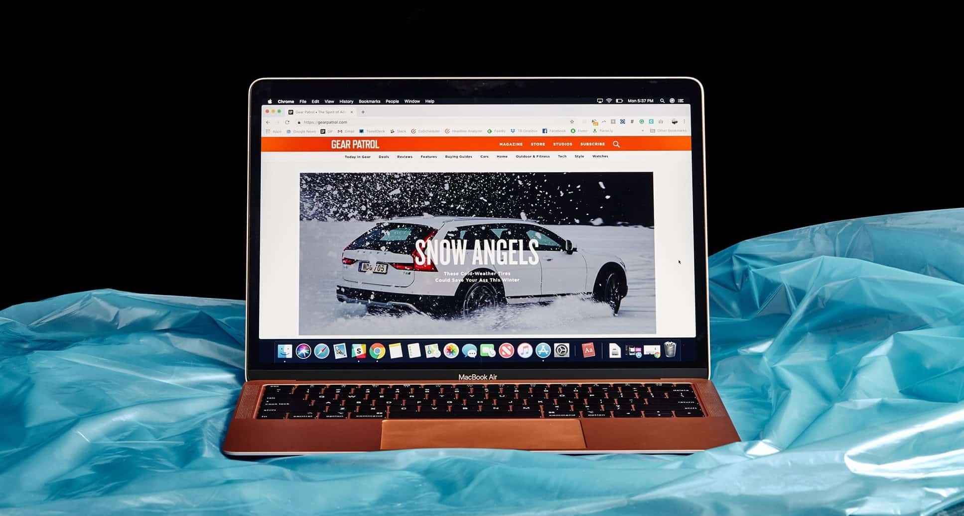 El MacBook Air 2018 tiene bordes relativamente delgados
