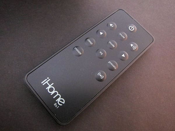 レビュー：iHome iP90 デュアルアラームクロックラジオ for iPod + iPhone
