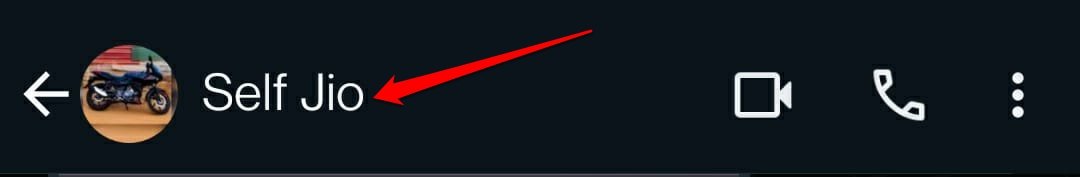 nombre del contacto de WhatsApp en un chat