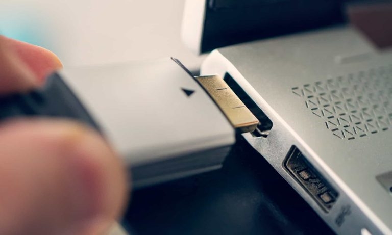 HDMI 2.0 vs. 2.1: どちらを選ぶべきか？