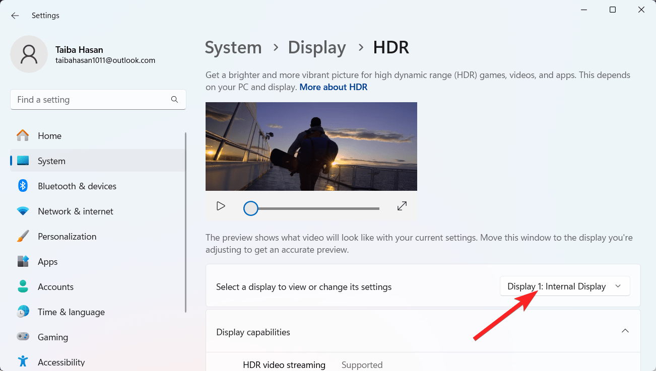 Seleziona un display per visualizzare o modificare le sue impostazioni