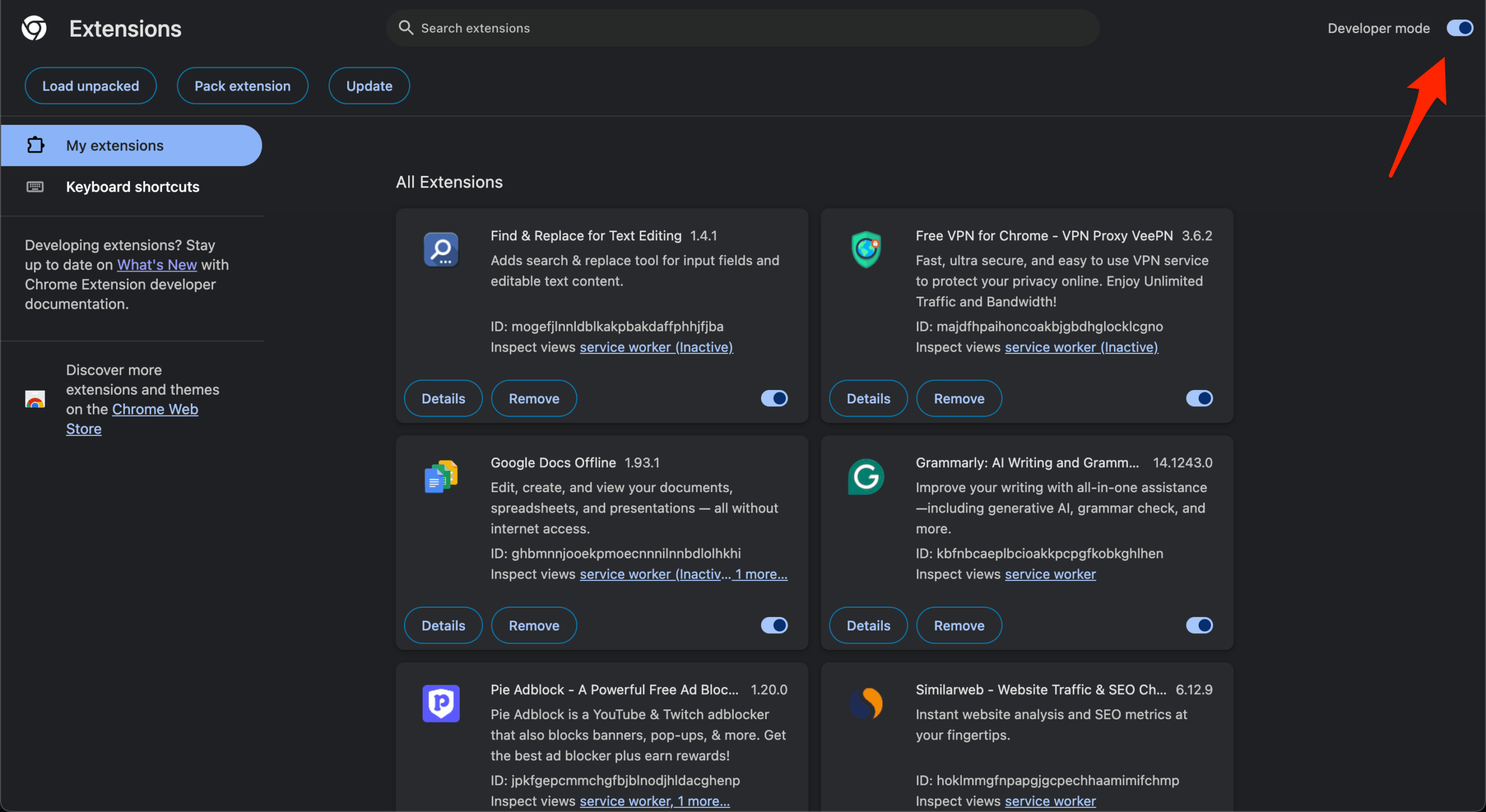 Pagina del gestore delle estensioni di Chrome, assicurati di abilitare la modalità sviluppatore in alto a destra