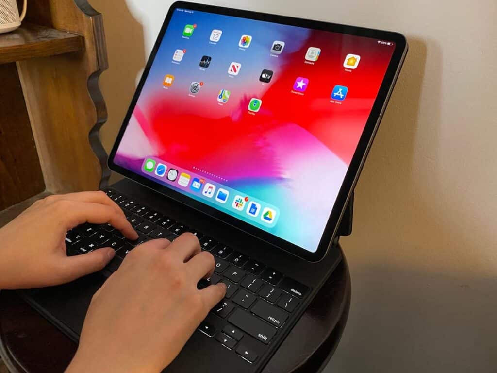 MacBook Air o iPad Air con Magic Keyboard?