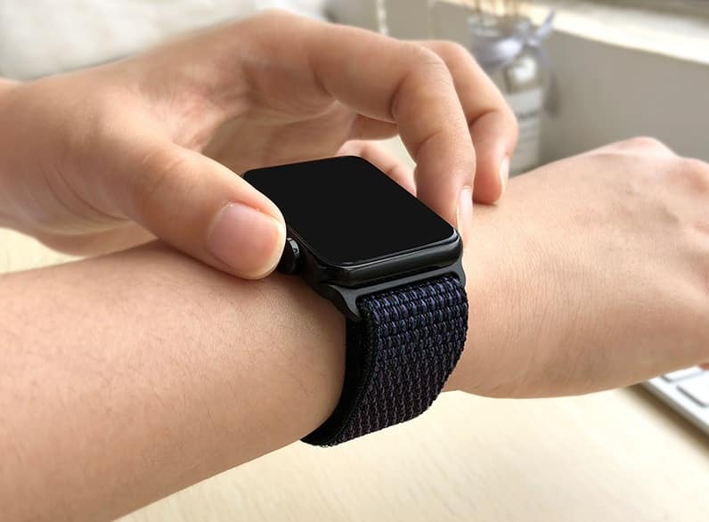 Esta é a pulseira de nylon macia para Apple Watch Series 5 de 44mm e 40mm.