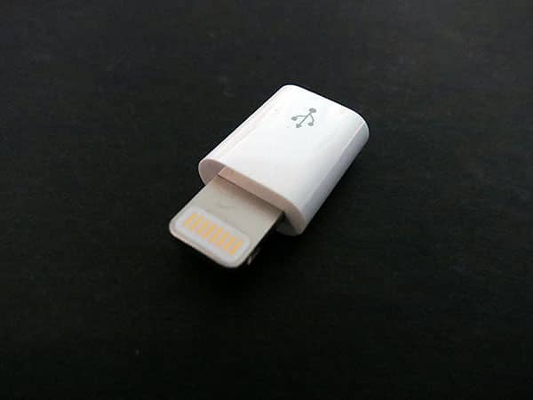Primeira Impressão: Adaptador Apple Lightning para Micro USB