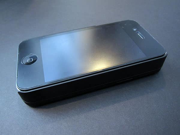 Обзор: NUU MiniKey для iPhone 4