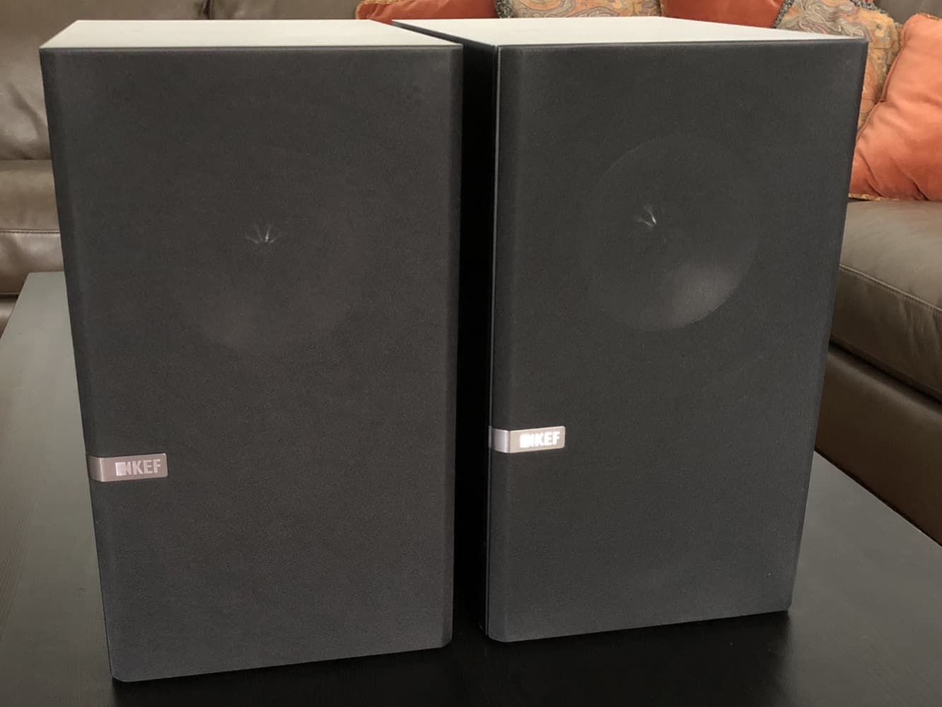レビュー: KEF Q300 ブックシェルフスピーカー