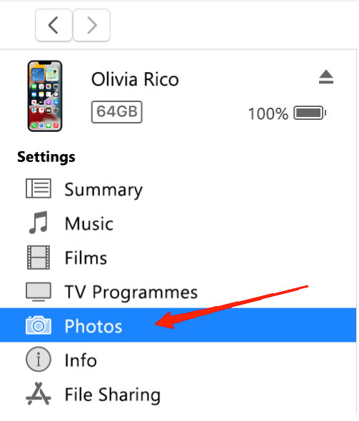 Warten Sie, bis iTunes Ihr iPhone erkennt. Sobald es erkannt wird, klicken Sie auf den Fotos-Bereich im linken Bereich.
