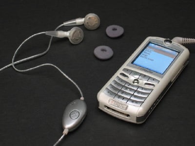 Critique : Téléphone mobile Motorola ROKR E1 iTunes