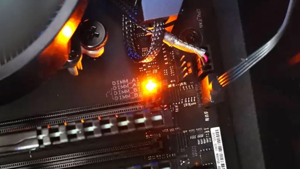 Luce Arancione della Scheda Madre