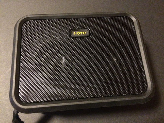 Обзор: Водонепроницаемая Bluetooth-колонка iHome iBN6