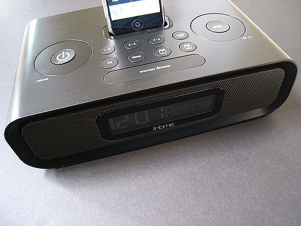 리뷰: iHome iP99 아이폰 및 아이팟용 듀얼 알람 시계 라디오