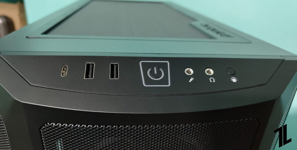 Shadow Base 800 FX Front IO Ports - Shadow Base 800 FX Review